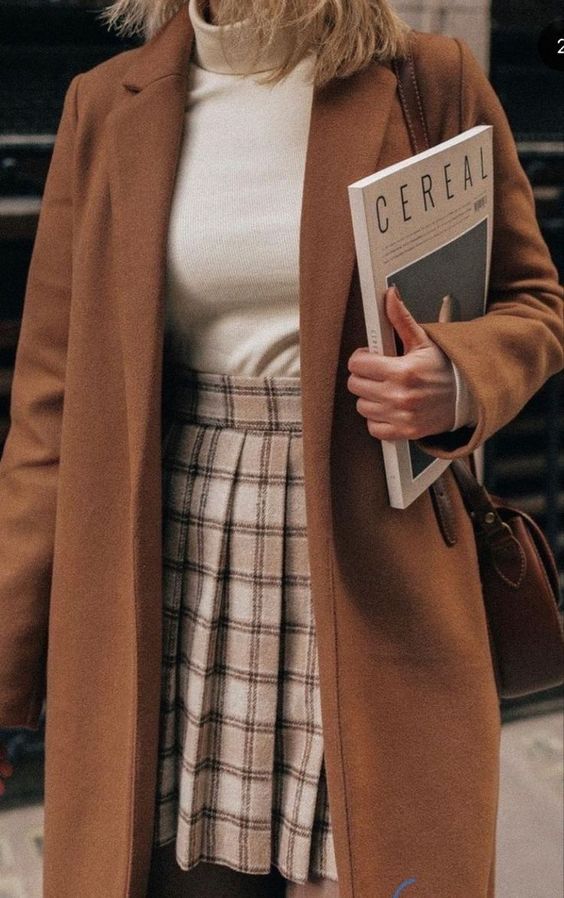 Classy Fall Outfit With Pleated Skirt