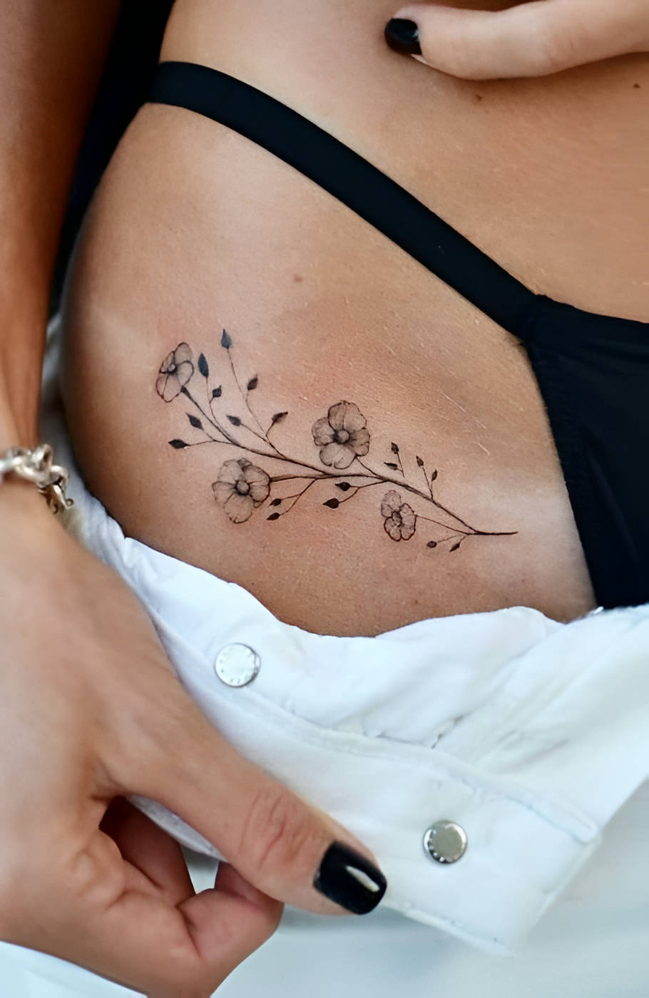 Sexy Floral Vine Tattoo Ideas For Women