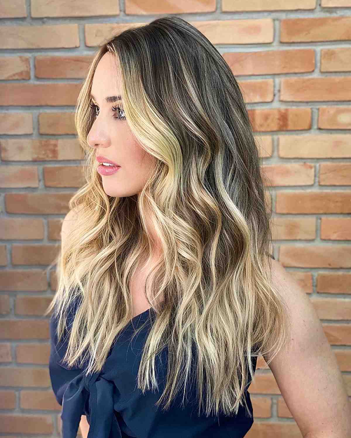 Wavy Brown Hair With Blonde Highlights
