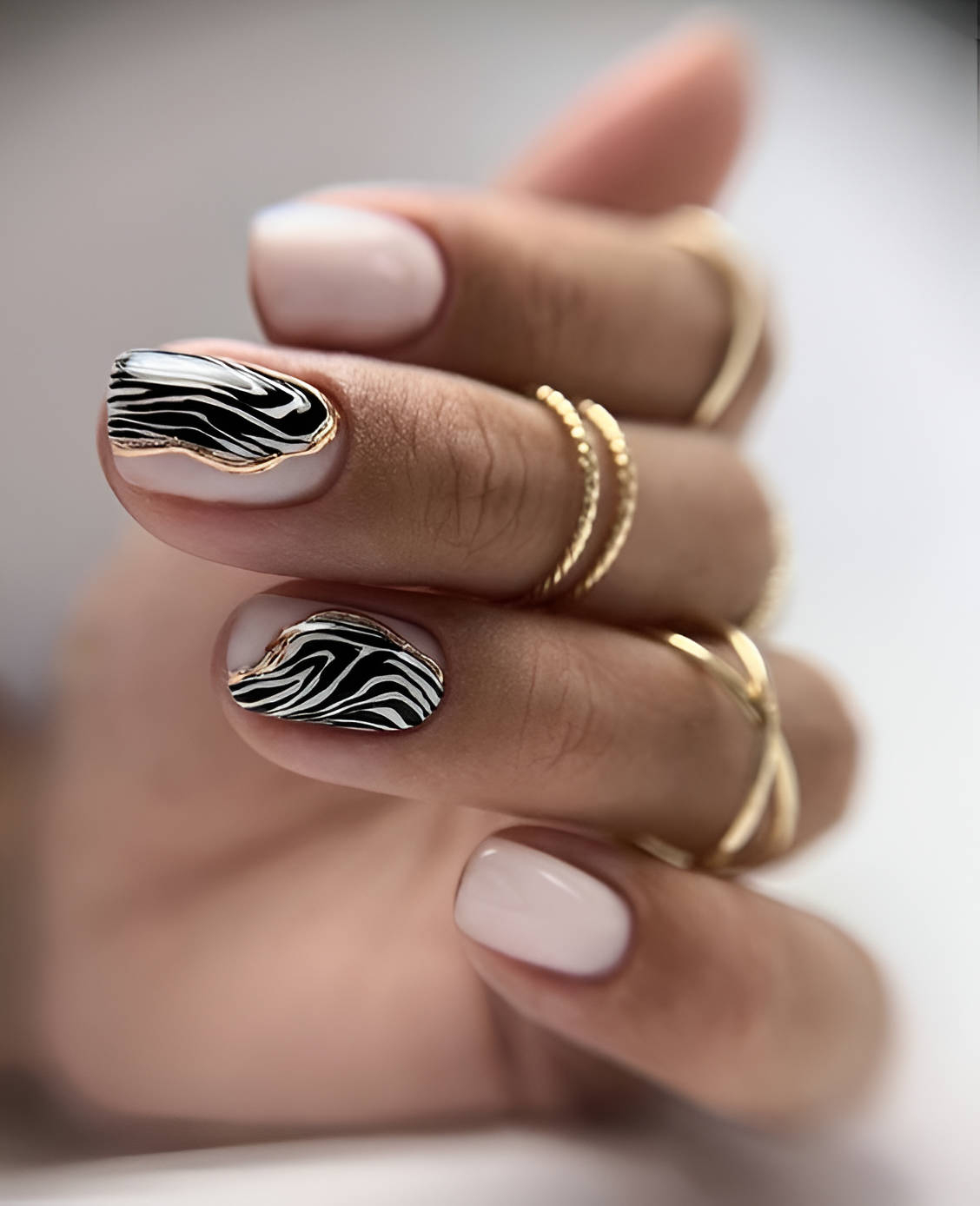 Animal Accent Nails With Gold