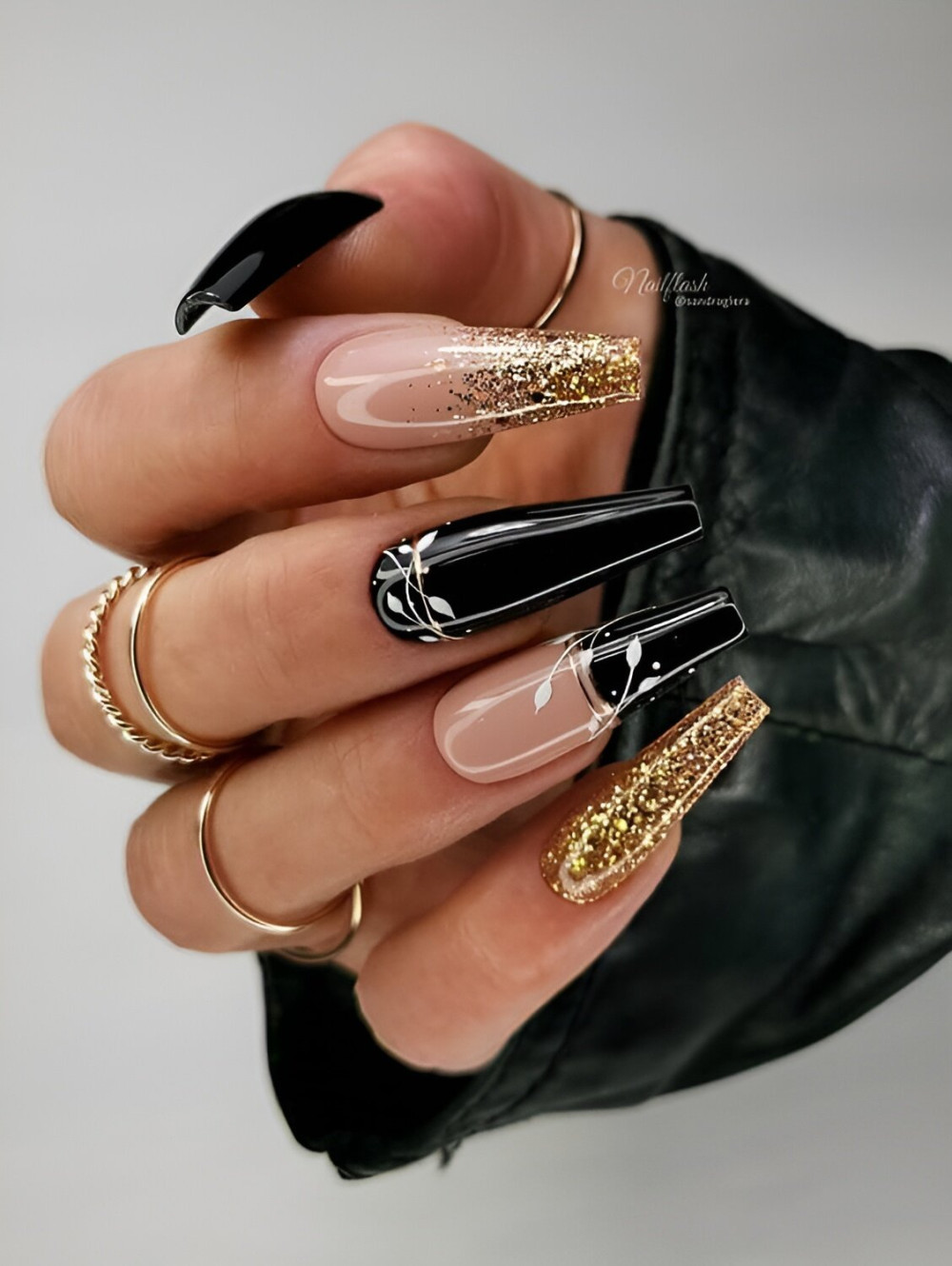 Black Nail Designs With Glitter