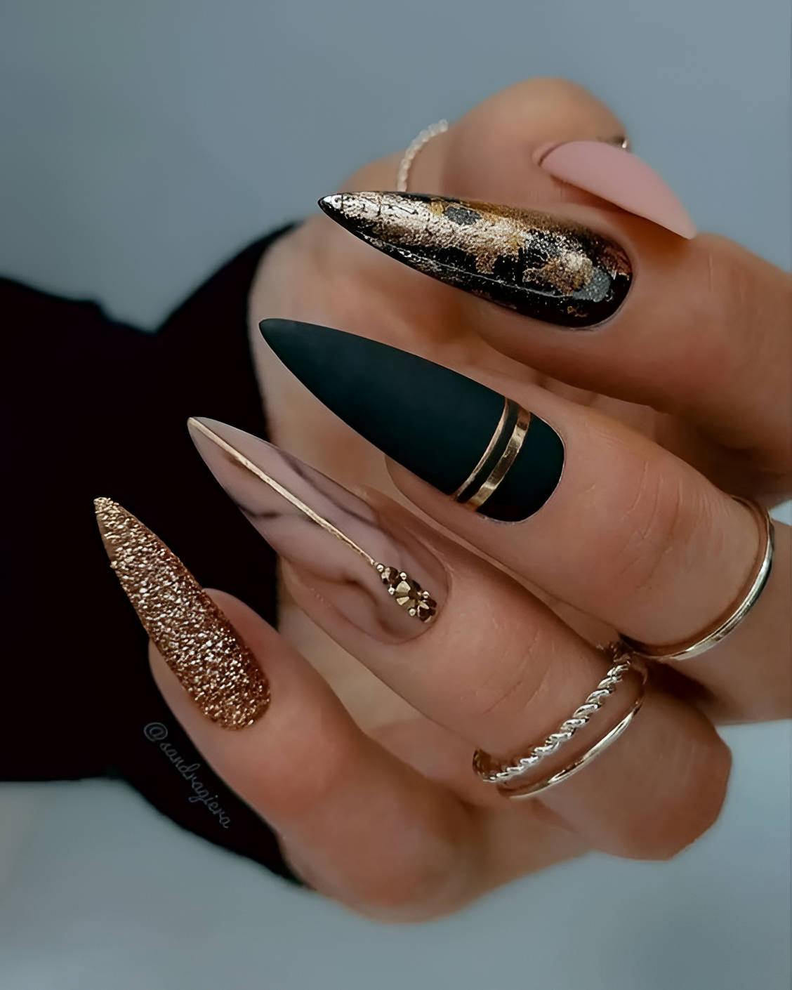 Black Stiletto Nails With Gold