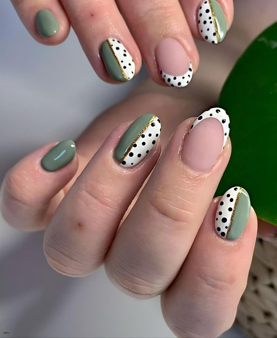 Chic Polka Dot Nail Designs