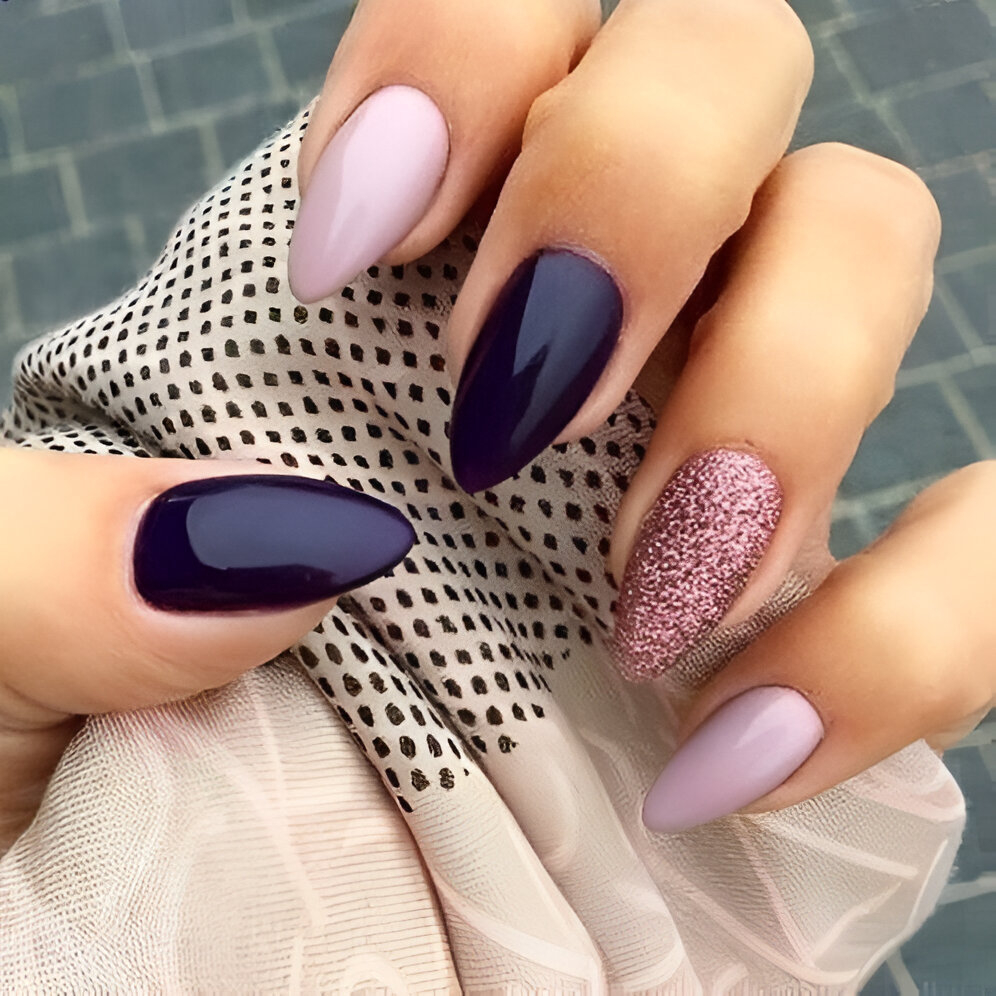 Chic Short Almond Shaped Nails