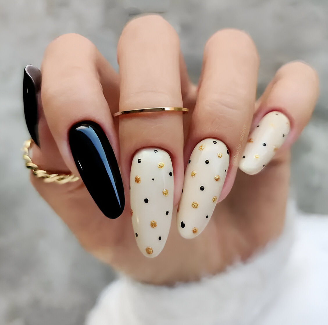 Classy Black-And-White Polka Dot Nail Designs