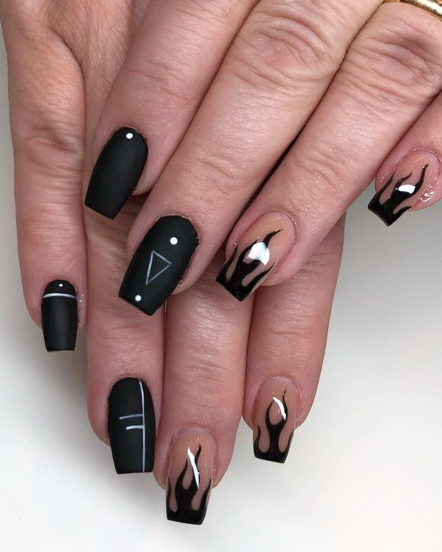 Geometric Black Acrylic Nail Ideas