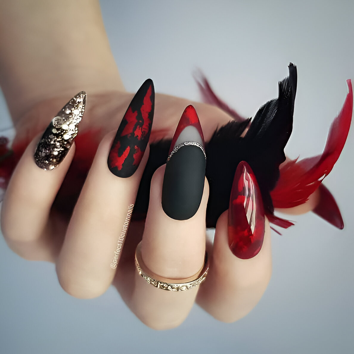 Glamorous Black And Red Nails