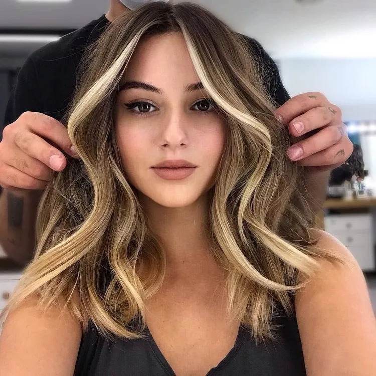 Honey Balayage Short Hair With Money Pieces