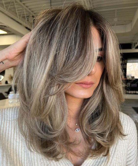 Layered Haircuts For Long Hair With Dark Roots
