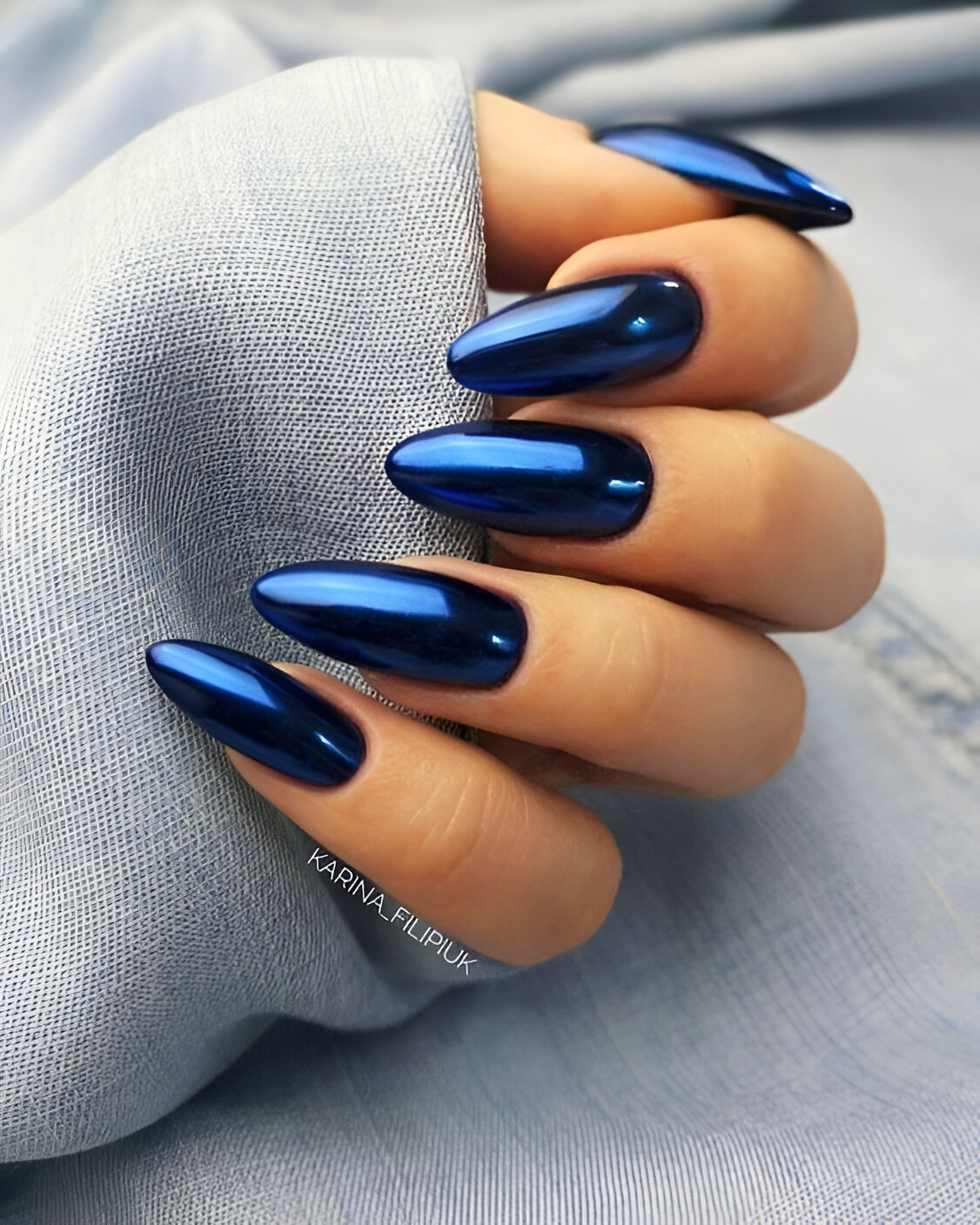 Mirror Chrome Blue Acrylic Nails