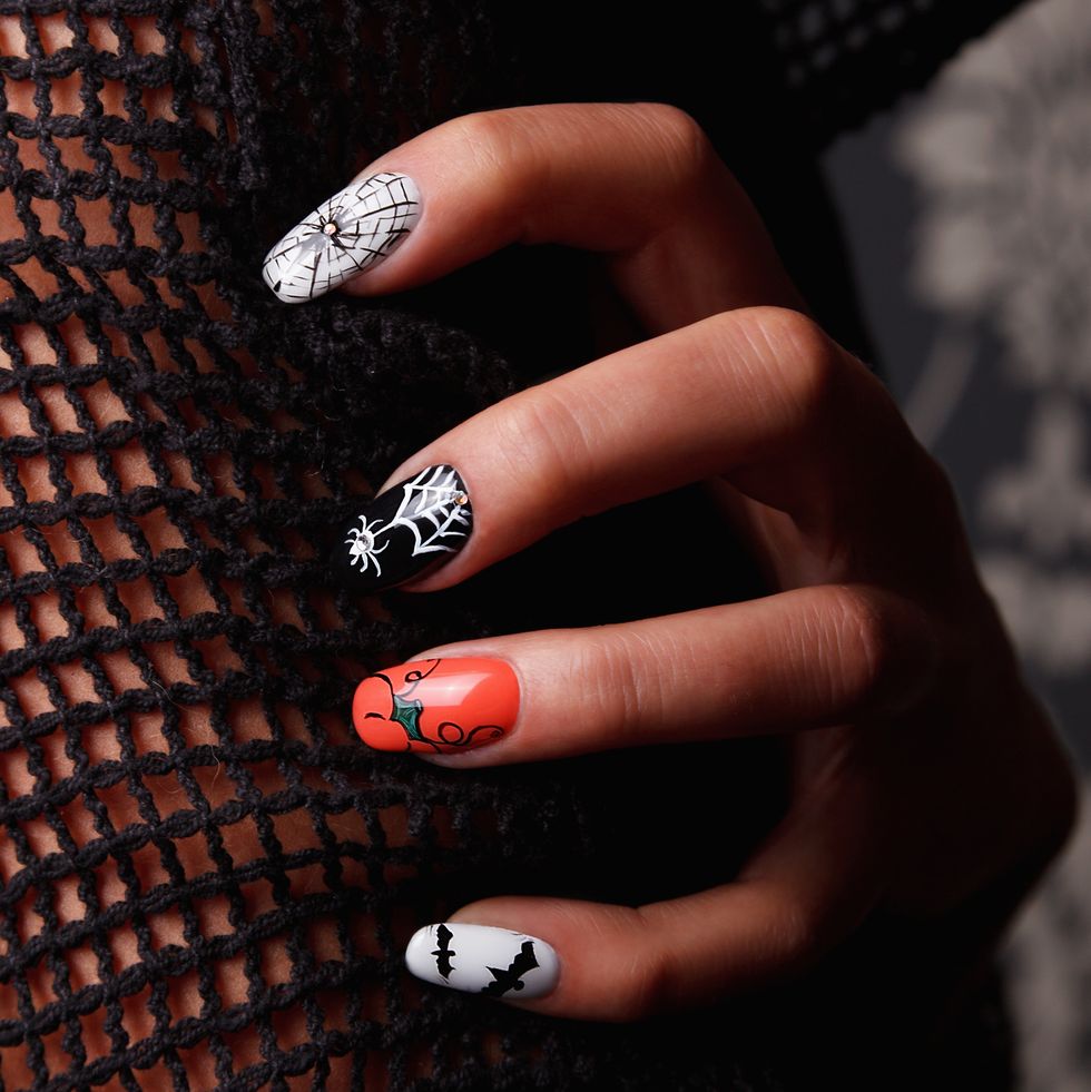 Pretty Halloween Manicure For Short Nails