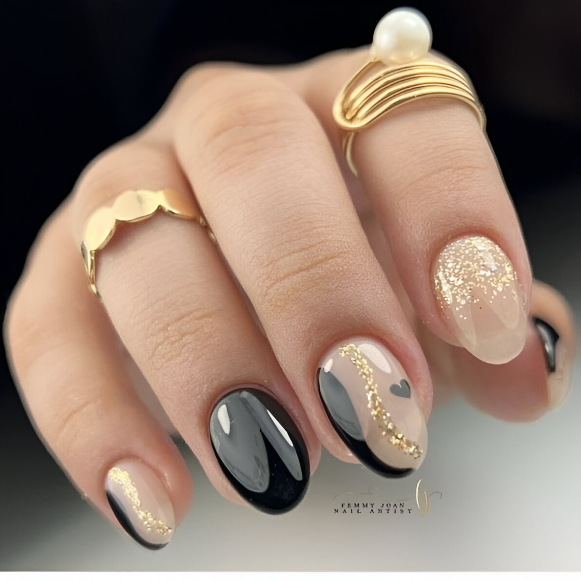 Short Black And Gold Manicure