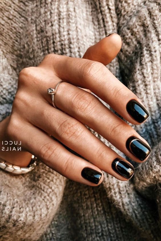 Short Black Nails With Gold Tips