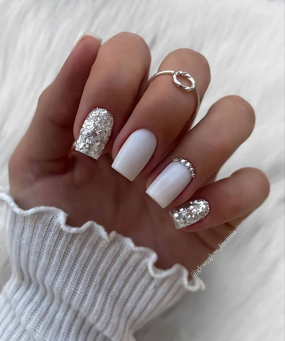 Short White Nail Designs With Glitter
