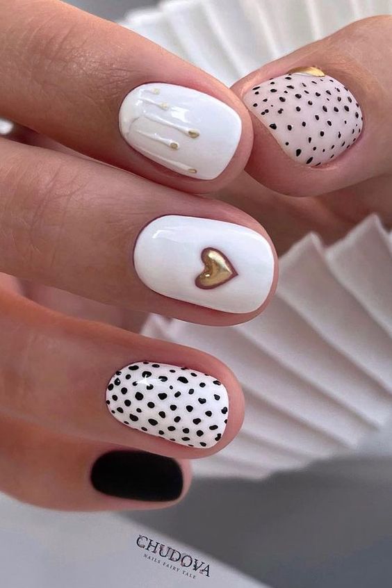 Short White Nails With Gold Hearts