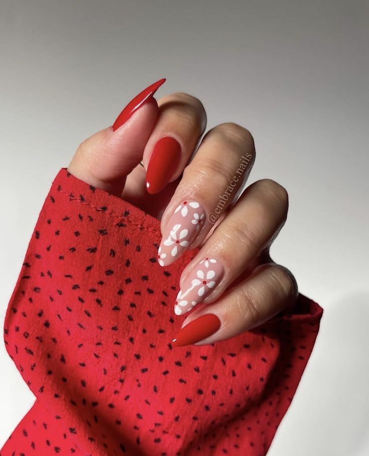 Simple Flower Nail Designs With Daisies