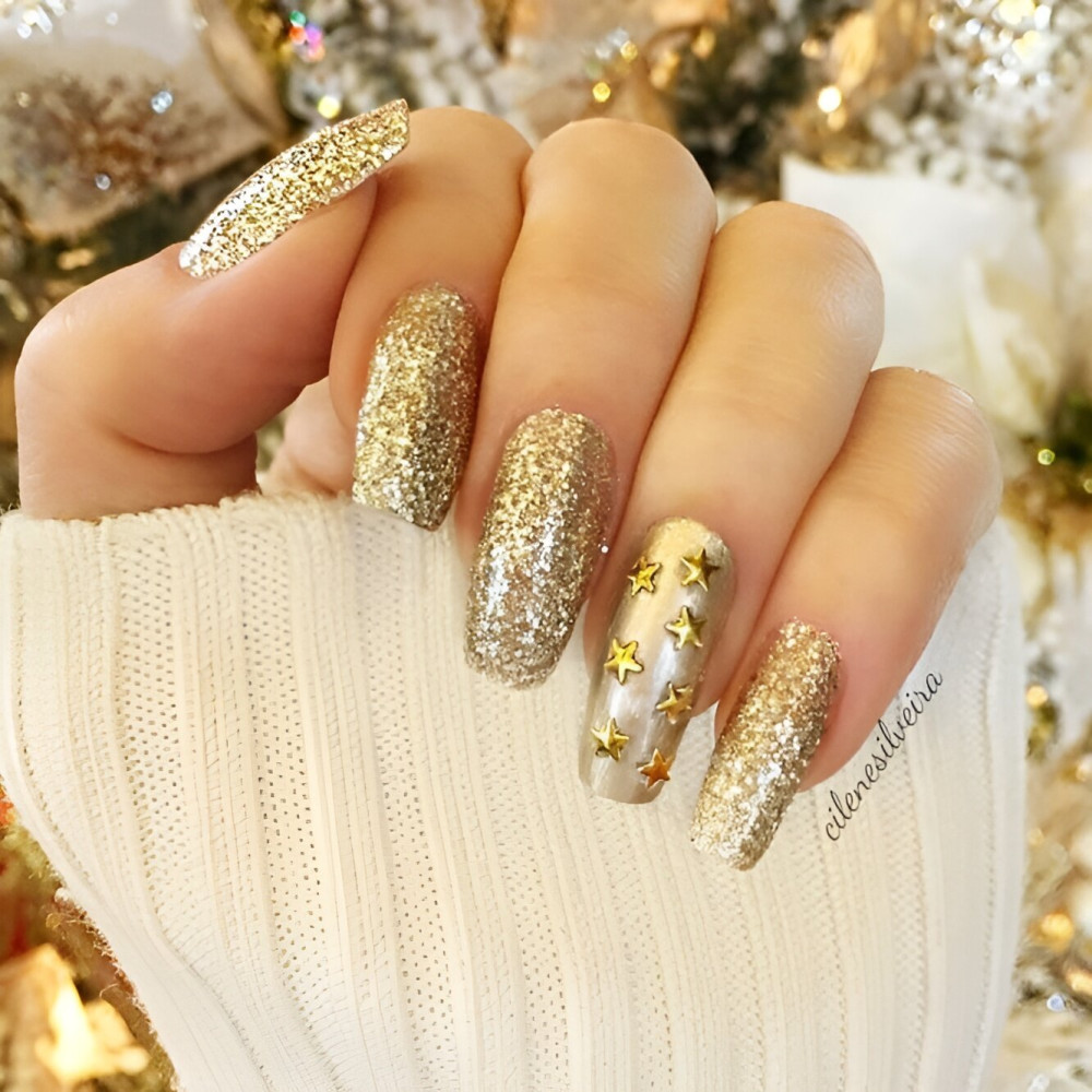 Starry Gold Glitter Manicure