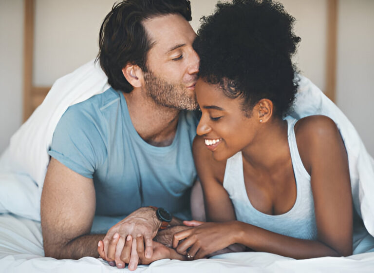 This 5-Minute Pillow Talk Will Strengthen Your Relationship