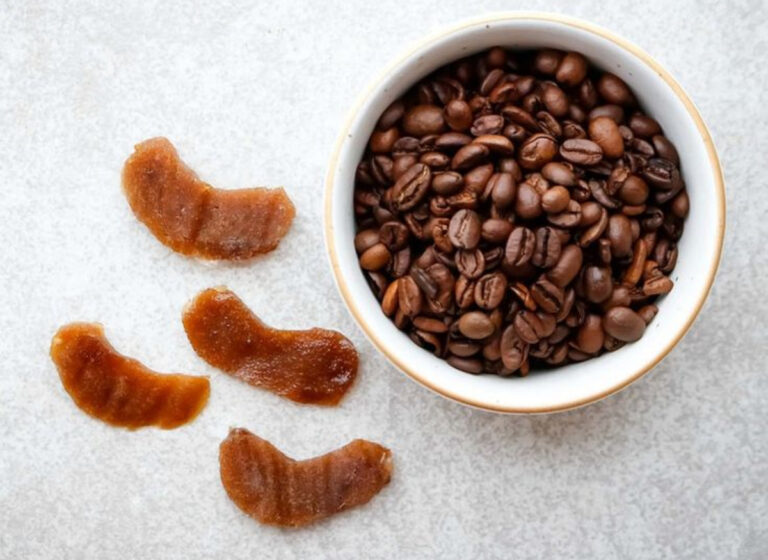 6 DIY Coffee Eye Masks To Deal With Dark Circles And Wrinkles