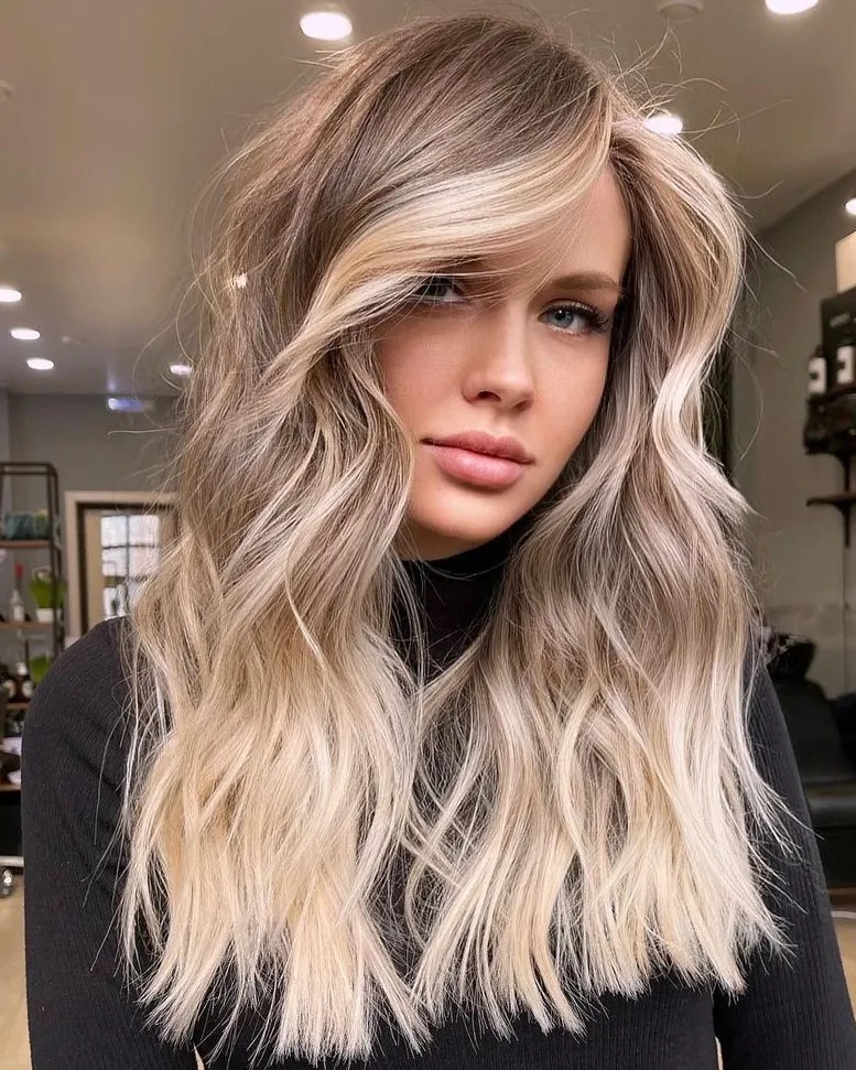 Face-Framing Blonde Highlights