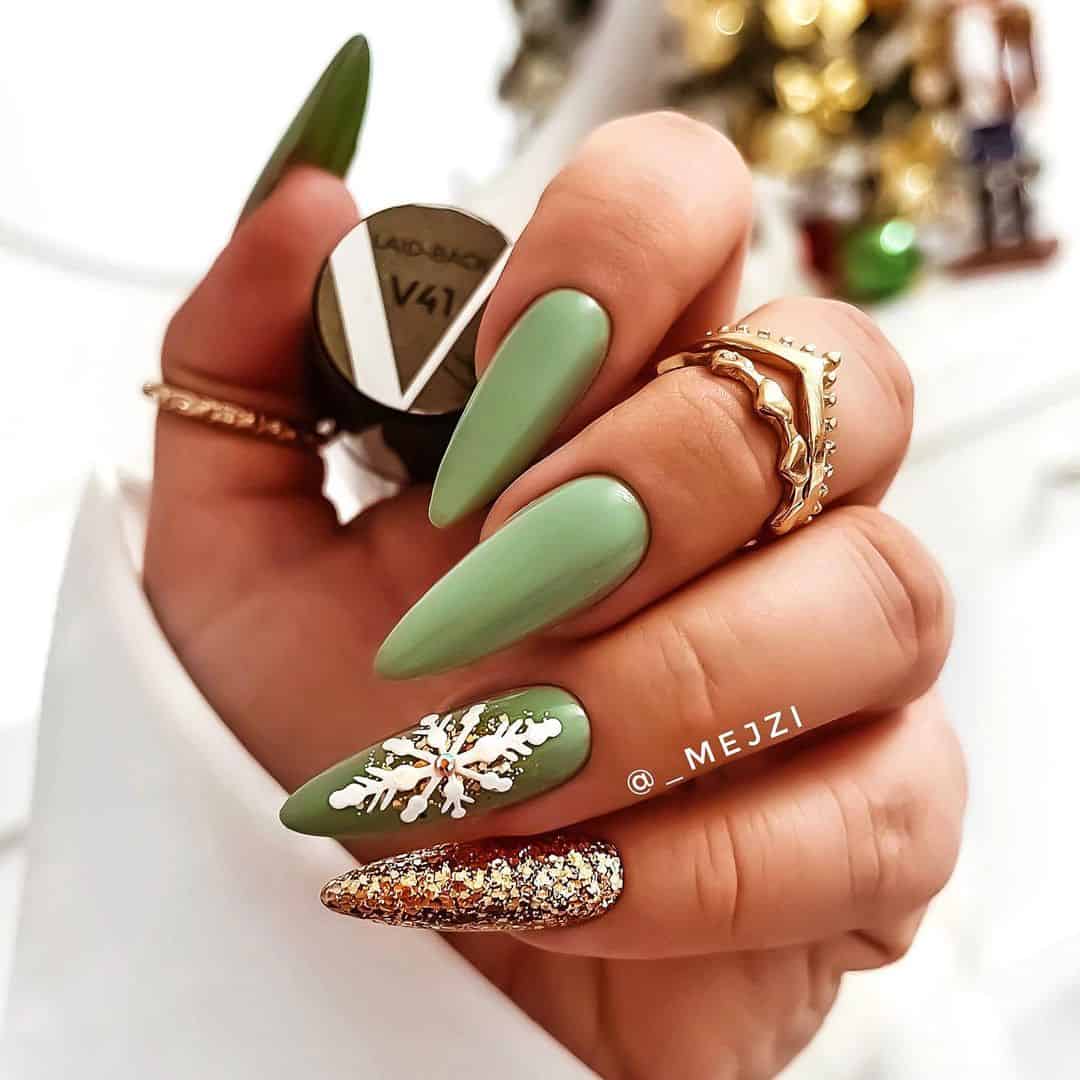 Pastel Green Christmas Nail Designs