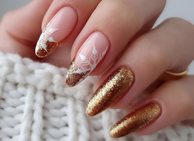 40 Drool-Worthy Holiday Nails To Make You Shine At Every Party