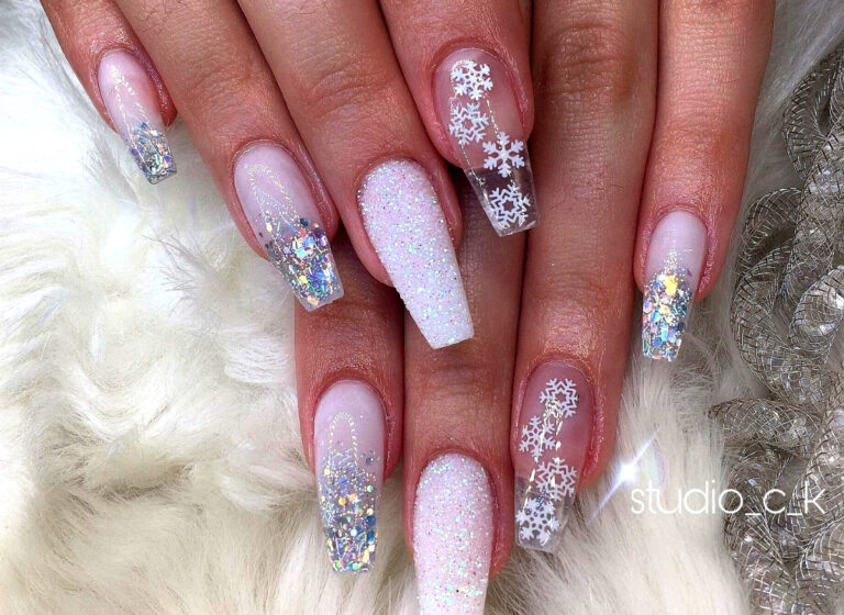 40 Drop-Dead Gorgeous White Christmas Nails Ladies Need ASAP