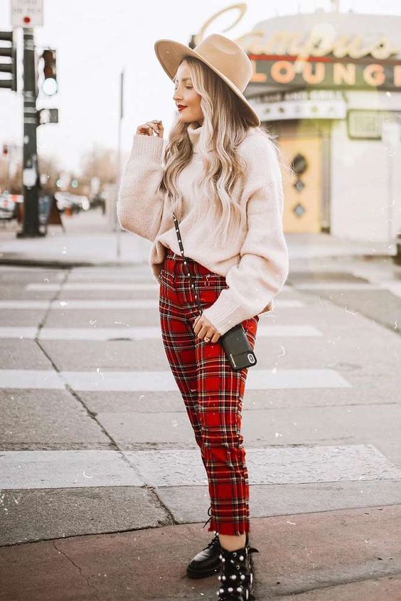 Christmas Outfit Ideas With Plaid Pants