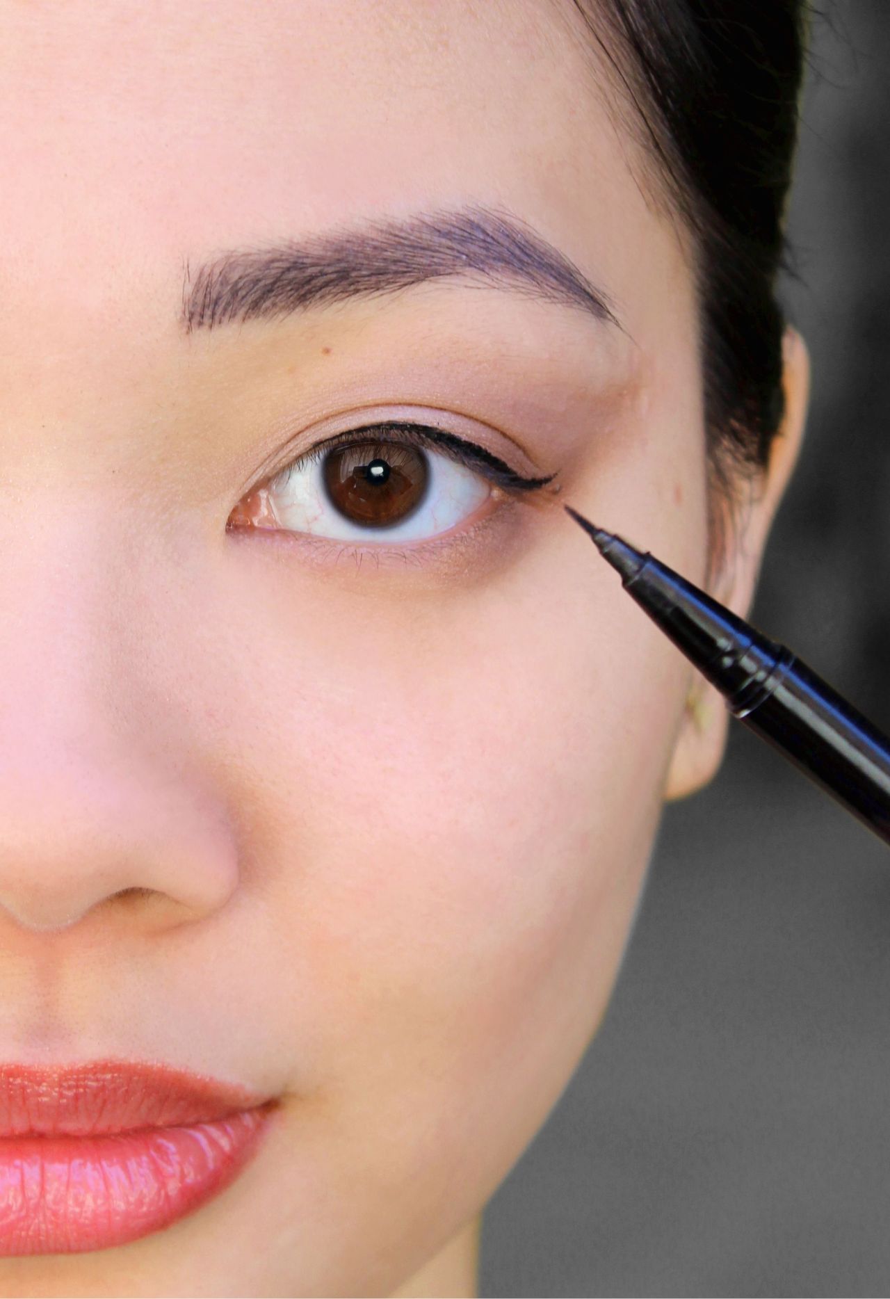 Eyeliner Tips To Make Small Eyes Look Bigger