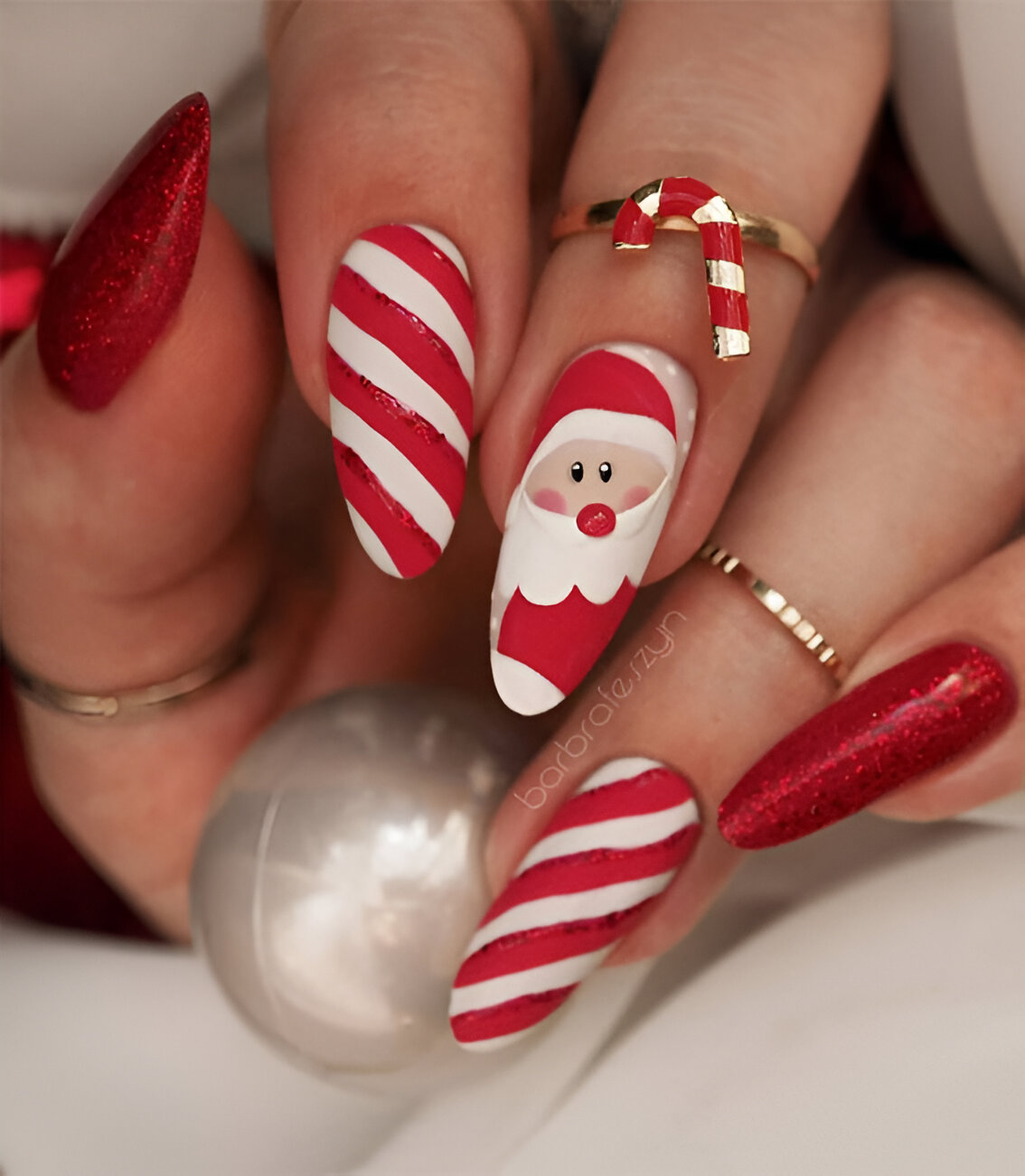 Festive Manicure Ideas With Peperminted Theme