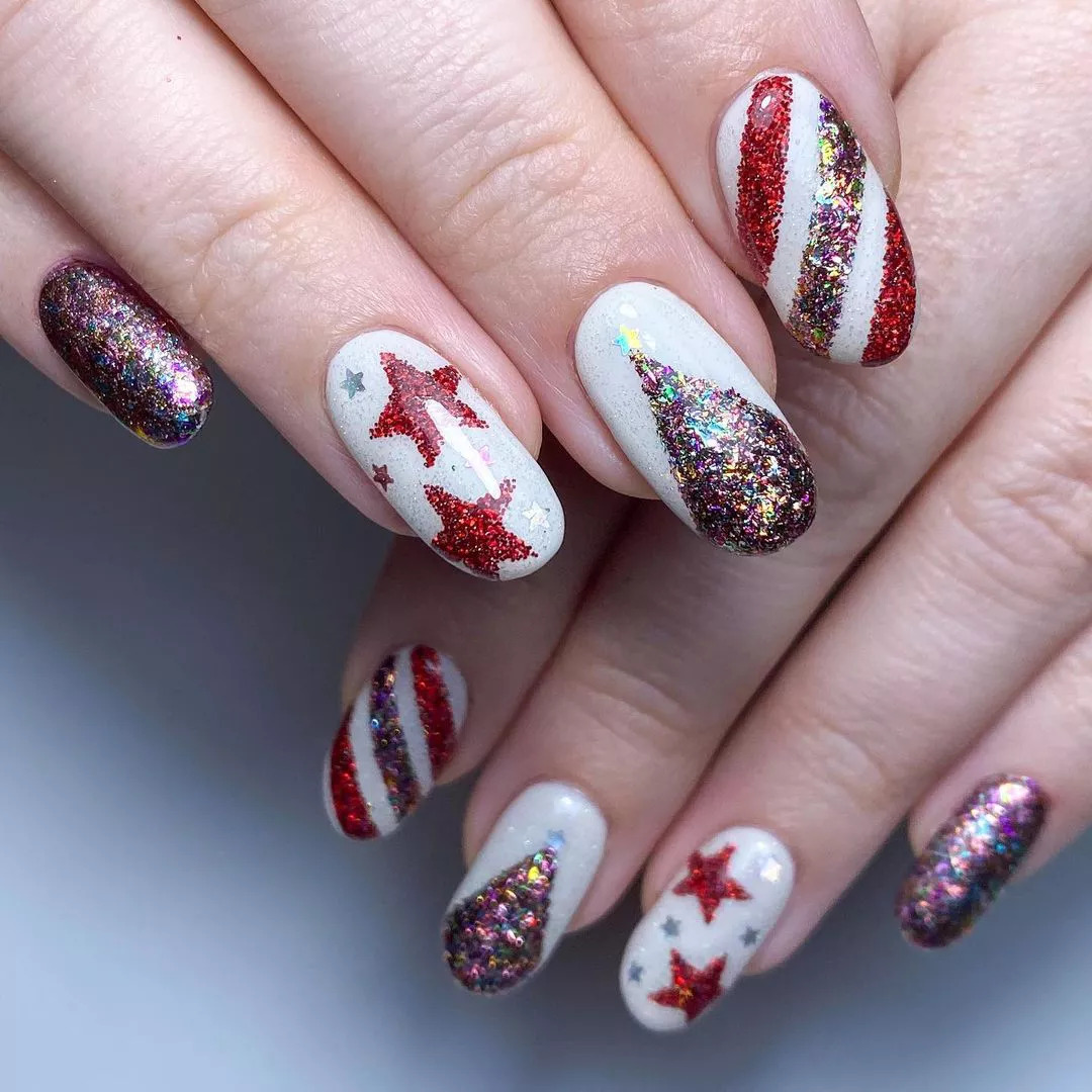 Festive Nail Art With Red Stars