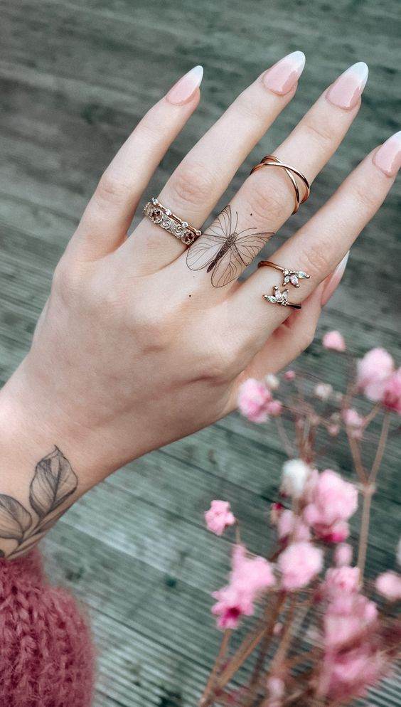 Finger Tattoos With Butterfly Art