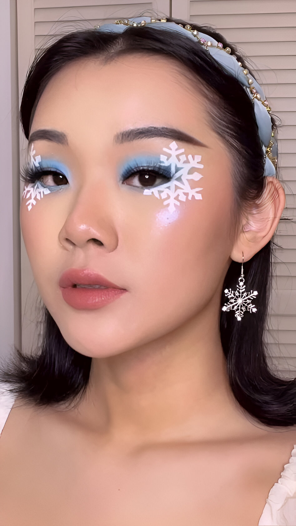 Frosty Snowflakes Makeup