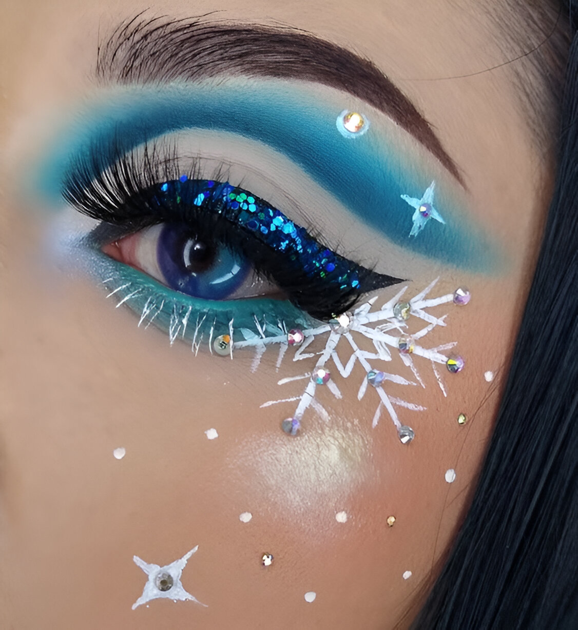 Glam Snow Makeup