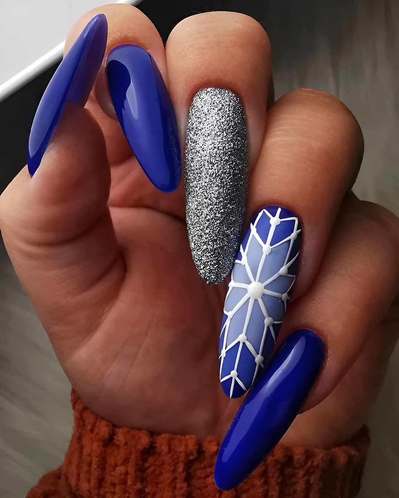 Glamorous Blue Holiday Nails