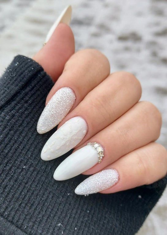 Glittered White Christmas Nails