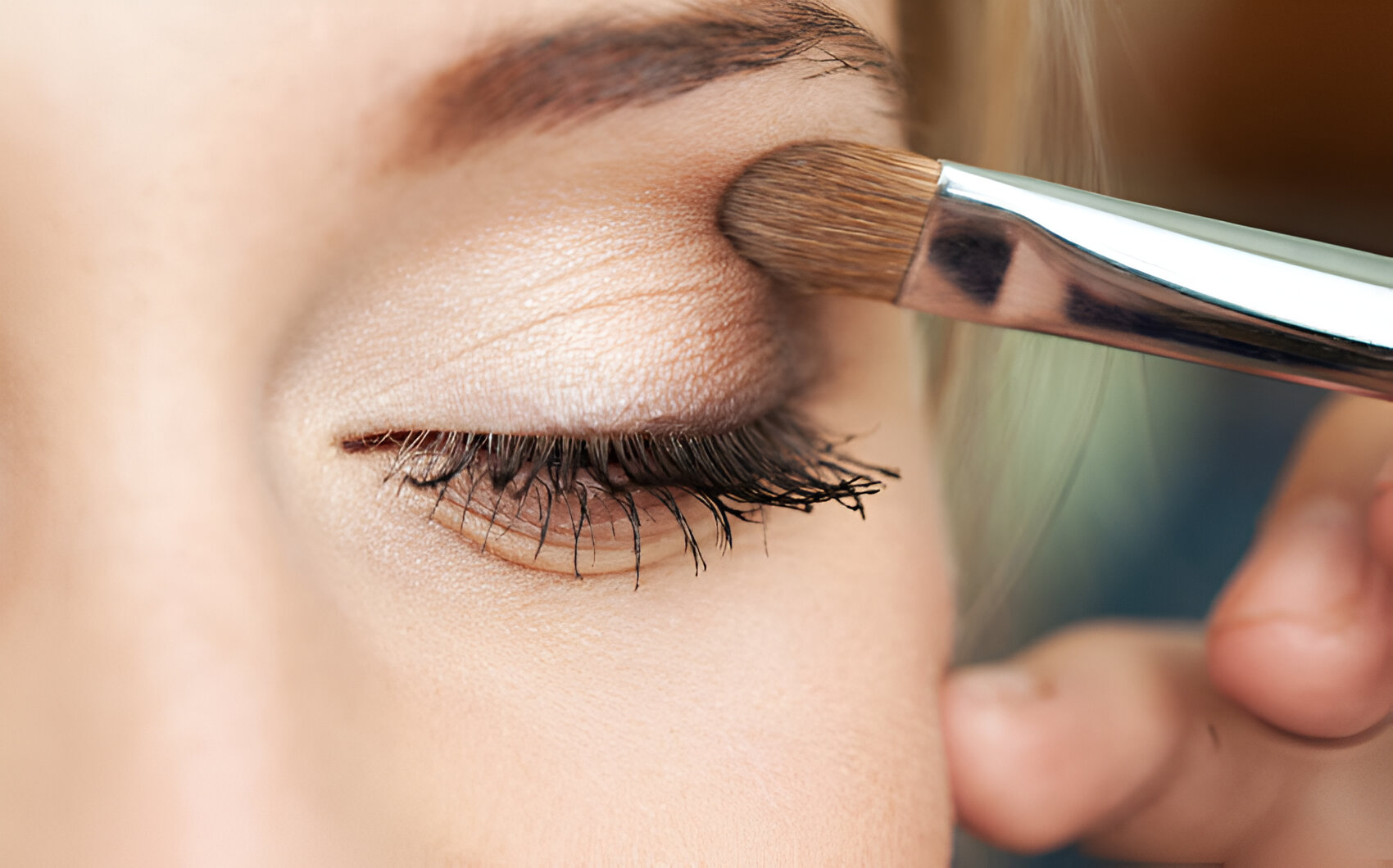 How You Should Apply Eye Makeup