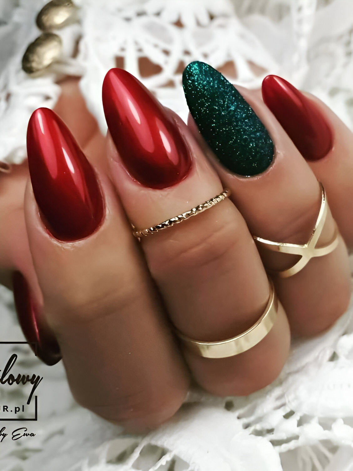 Red And Green Christmas Nail Art Designs