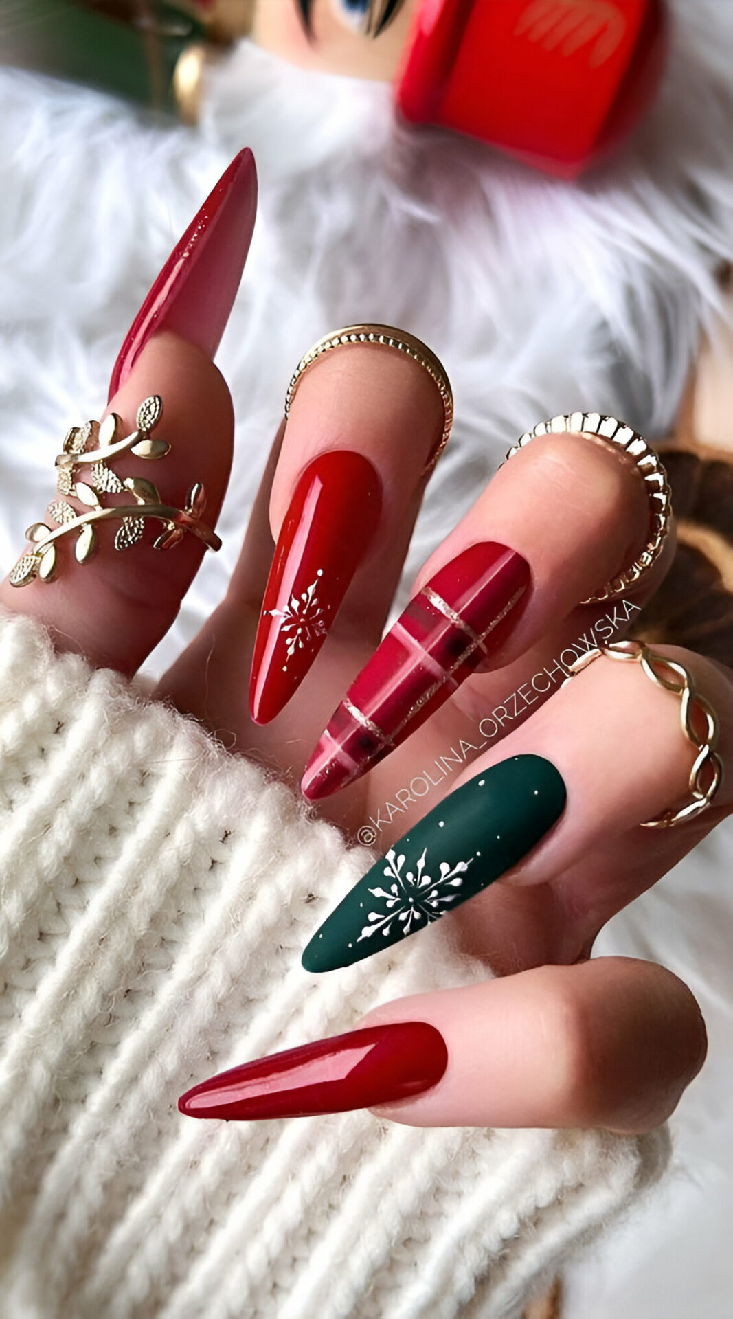 Red Christmas Nail Art Designs With Plaids
