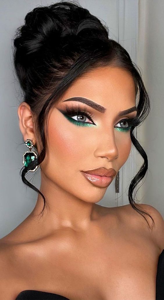 Sexy Green Eyeshadow
