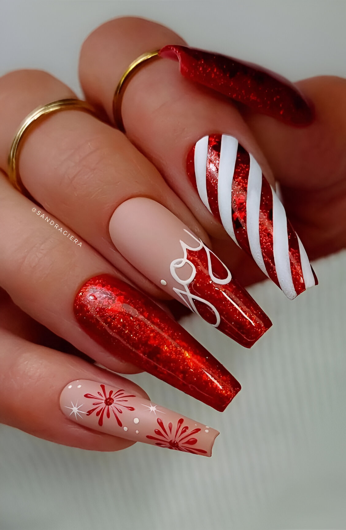 Sparkly Red Christmas Nail Art Designs