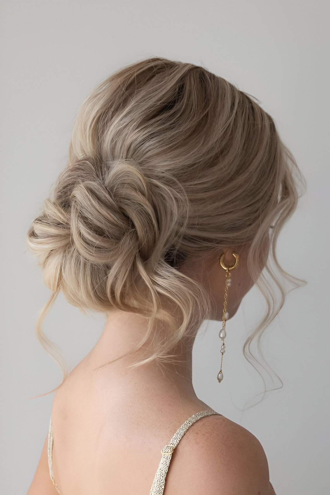 Casual Hairstyles With Messy Bun 4