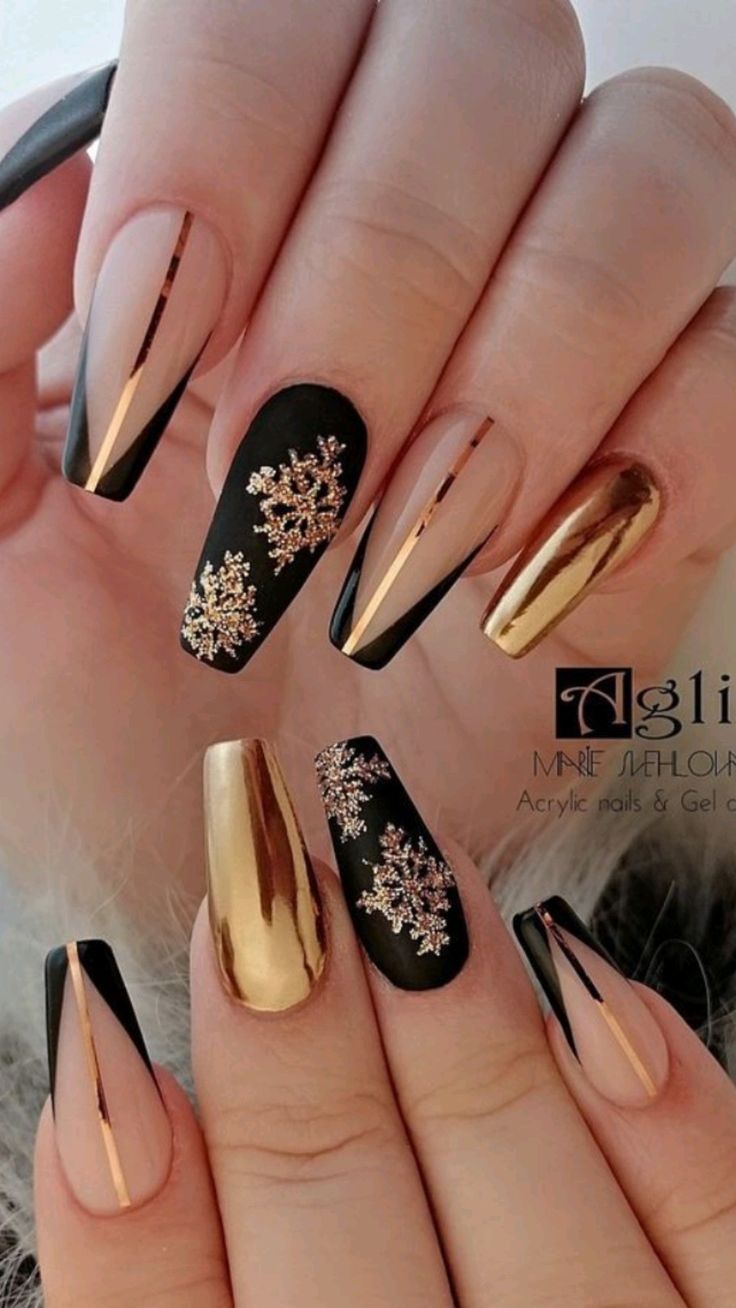 Gold New Year Manicures