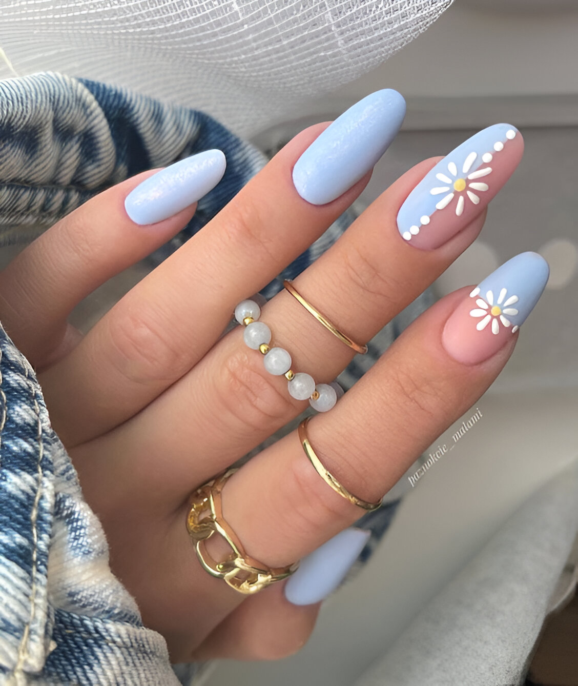 Pastel Blue Daisy Nails