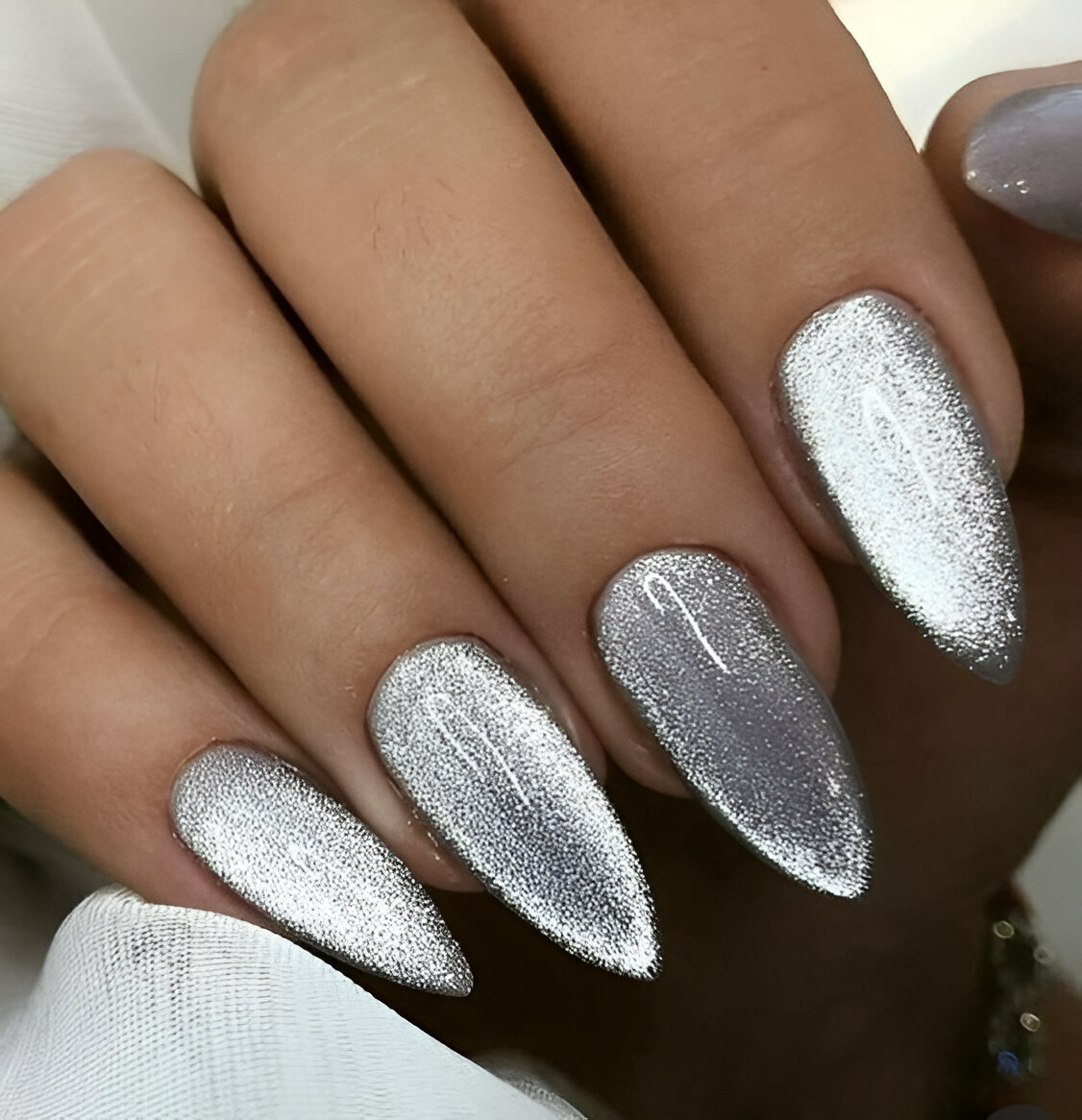 Silver Cat-Eye Nails