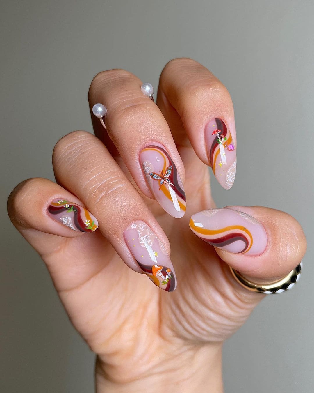 70s Waves Designs on Nails