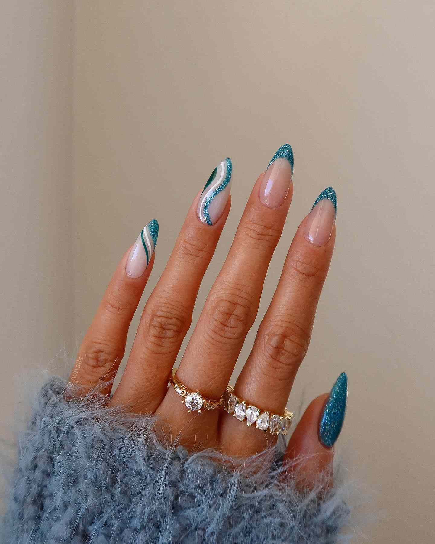 Aquamarine Swirls Manicure 4