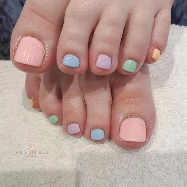 Pastel Summer Toe Nails 1