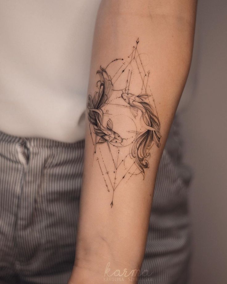 Pleasing Geometric Tattoos For Pisces 3