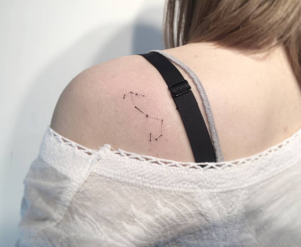 Shoulder Tattoos For Scorpio Female 4